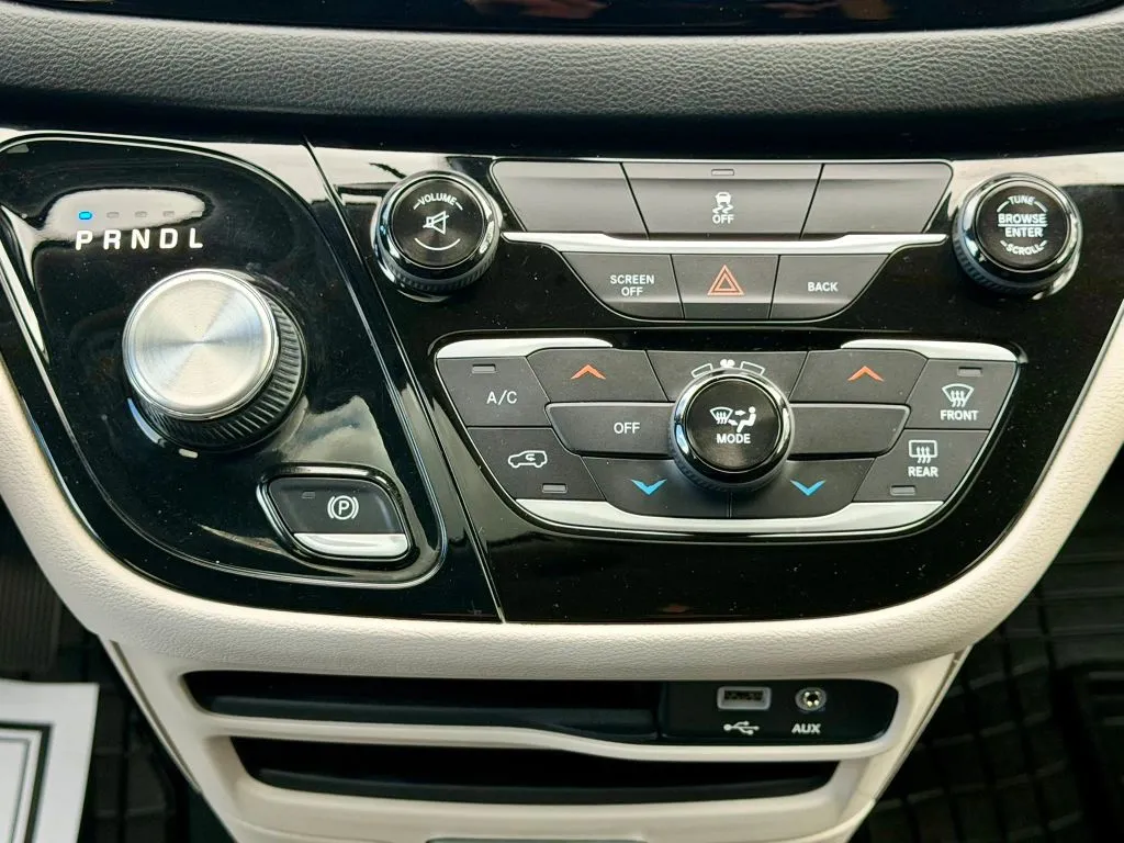 2017 Chrysler Pacifica Touring - Photo 23