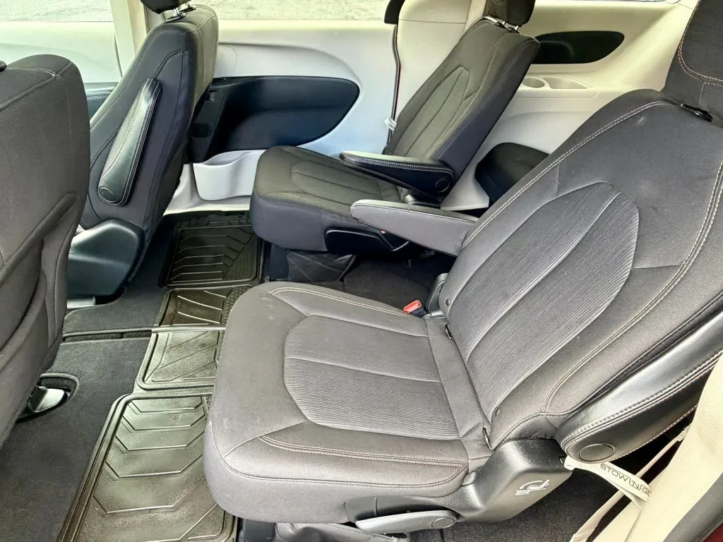 2017 Chrysler Pacifica Touring - Photo 14