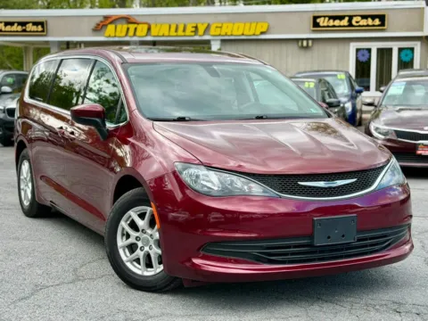 Red 2017 Chrysler Pacifica Touring Minivan 4D for sale in East Stroudsburg, PA