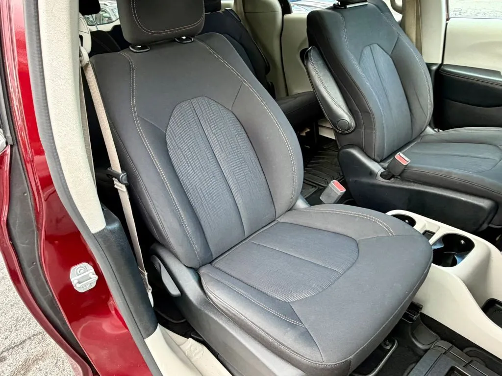 2017 Chrysler Pacifica Touring - Photo 18
