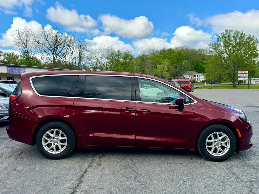 2017 Chrysler Pacifica Touring - Photo 9