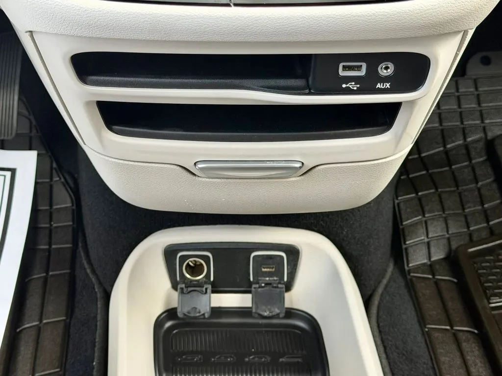 2017 Chrysler Pacifica Touring - Photo 27