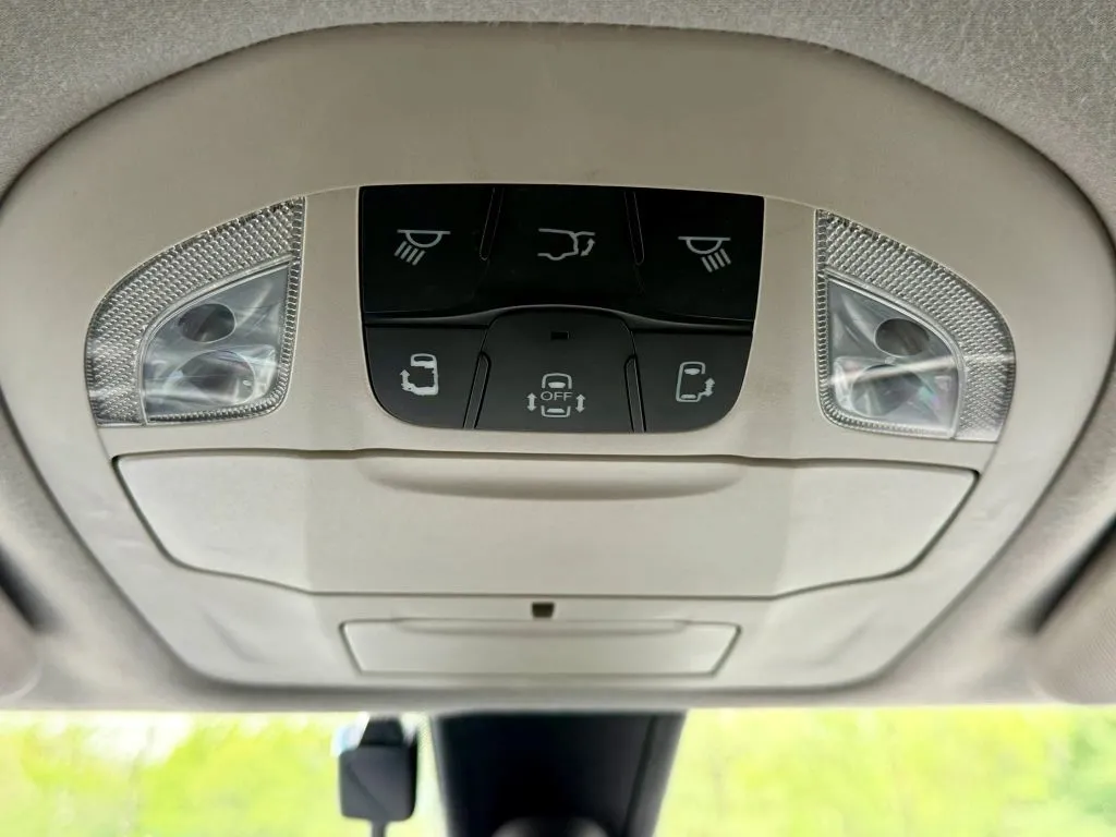 2017 Chrysler Pacifica Touring - Photo 26