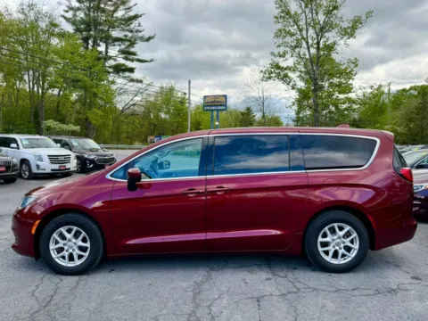 More photos of 2017 Chrysler Pacifica Touring Minivan 4D at Auto Valley Group, PA