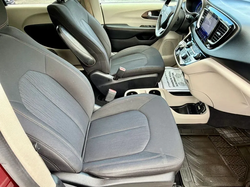 2017 Chrysler Pacifica Touring - Photo 19