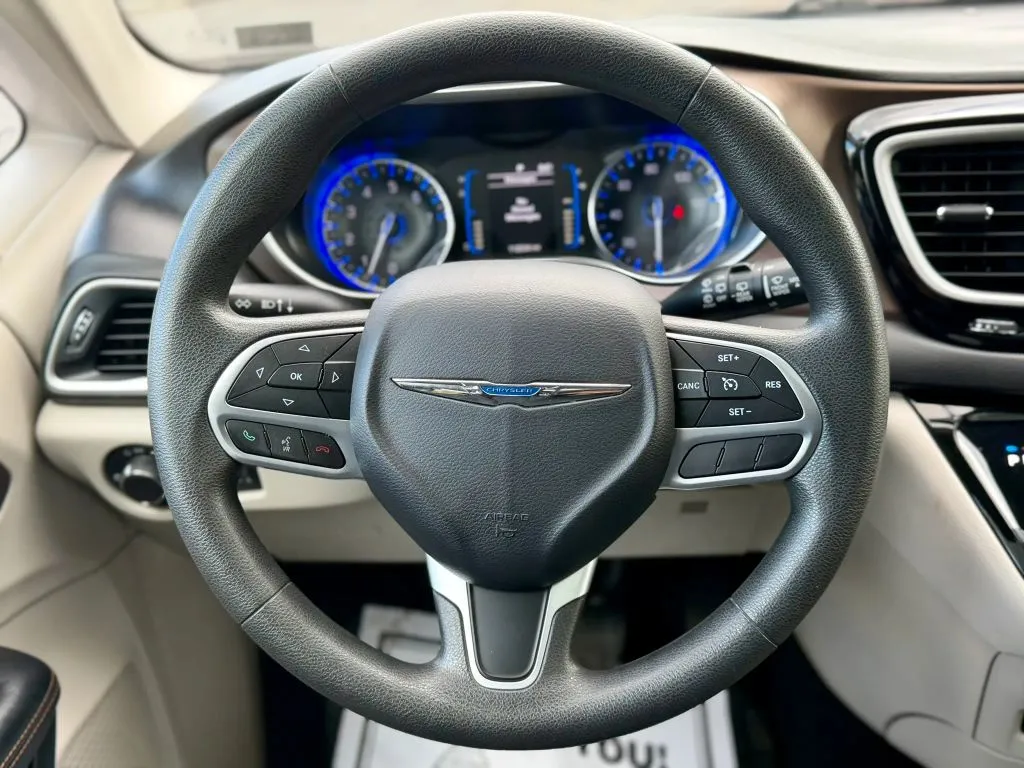 2017 Chrysler Pacifica Touring - Photo 21