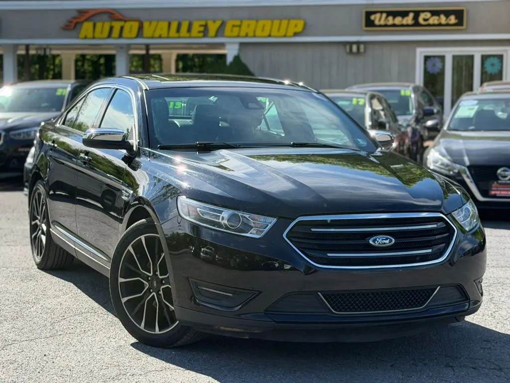 2018 Ford Taurus Limited AWD's photo