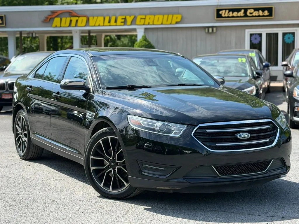 2018 Ford Taurus Limited AWD's photo