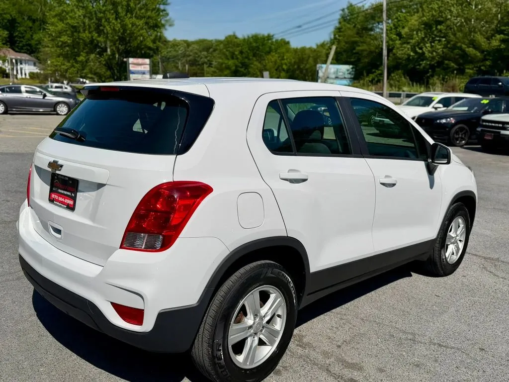 2019 Chevrolet Trax LS - Photo 8