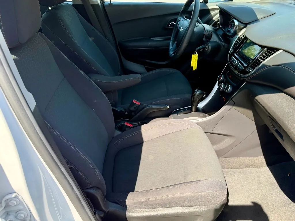 2019 Chevrolet Trax LS - Photo 16