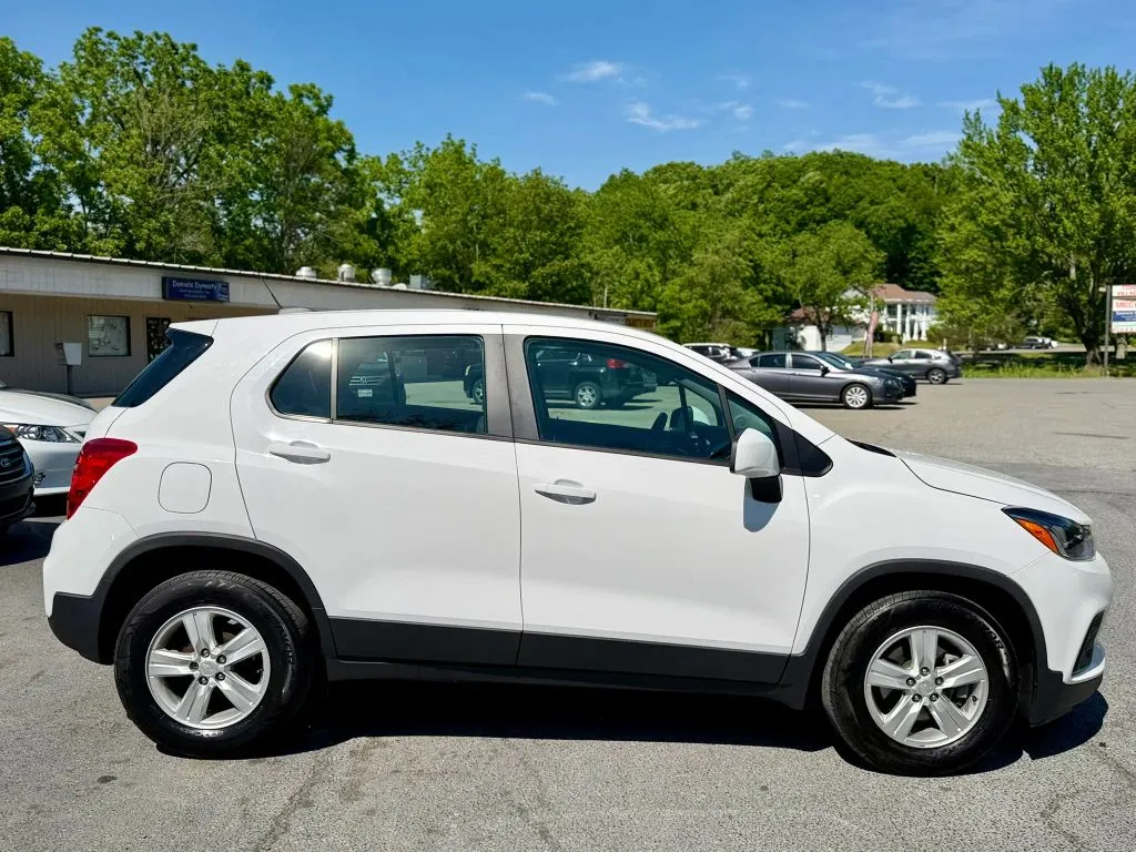 2019 Chevrolet Trax LS - Photo 9