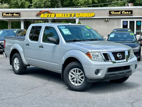 Silver 2018 Nissan Frontier Crew Cab SV Pickup 4D 5 ft for sale in East Stroudsburg, PA