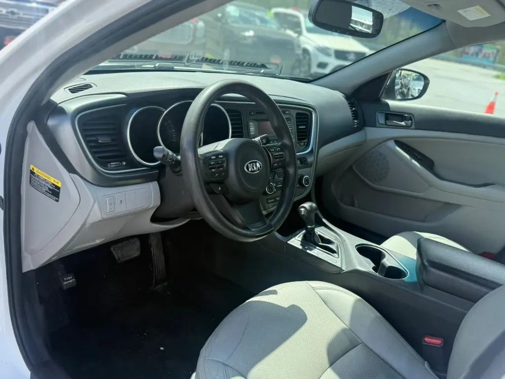 2015 Kia Optima LX - Photo 11