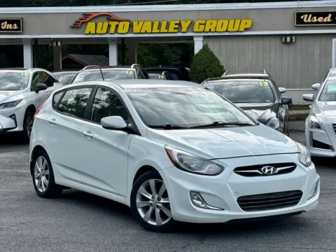 White 2013 Hyundai Accent SE Hatchback 4D for sale in East Stroudsburg, PA