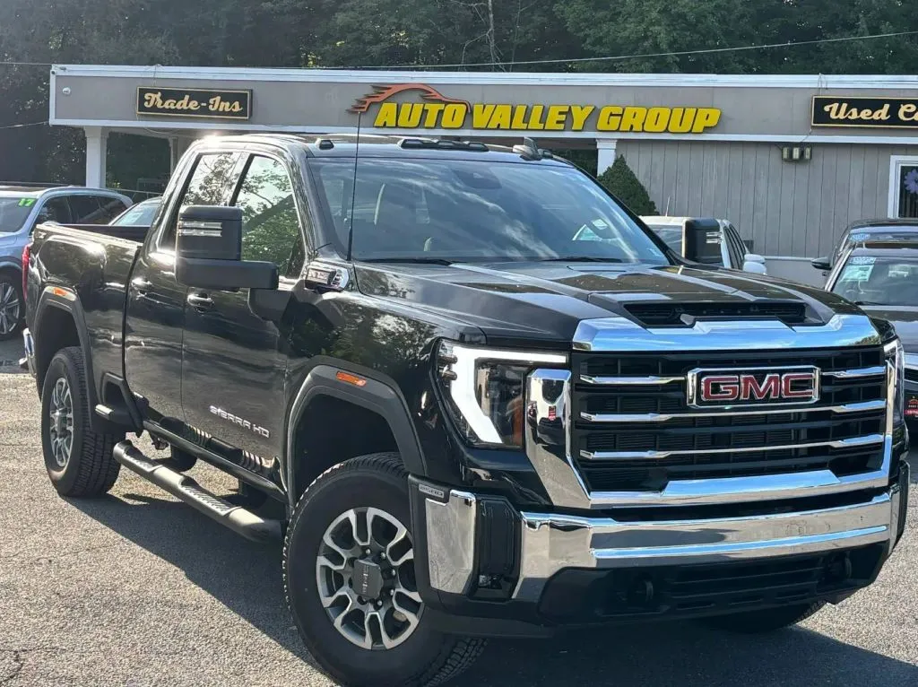 Black 2024 GMC Sierra 2500 HD Double Cab SLE Pickup 4D 6 1/2 ft for sale in East Stroudsburg, PA
