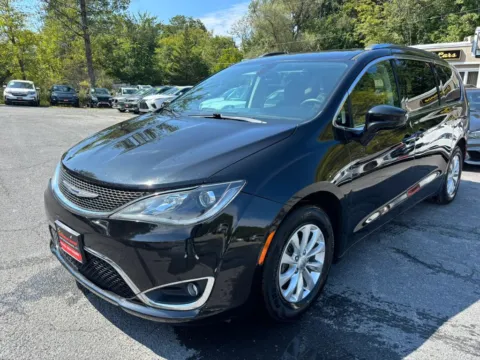 More photos of 2019 Chrysler Pacifica Touring L Minivan 4D at Auto Valley Group, PA