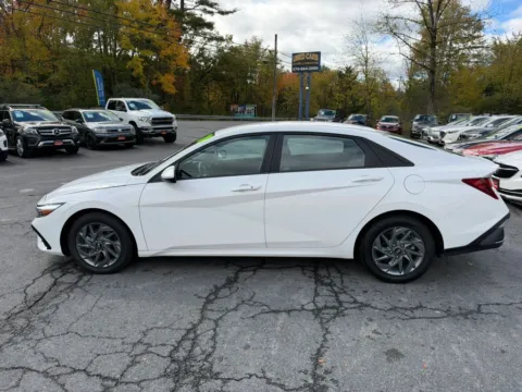 More photos of 2024 Hyundai Elantra SEL Sedan 4D at Auto Valley Group, PA