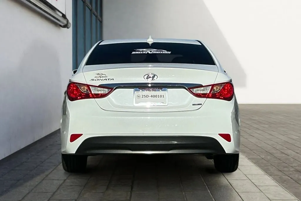 More photos of 2014 Hyundai Sonata Limited Sedan 4D at Drive N-Motion Rio Rancho, NM