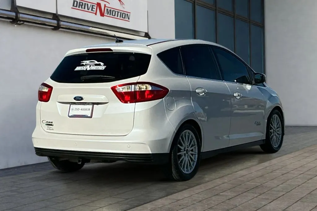 More photos of 2013 Ford C-MAX Energi SEL Wagon 4D at Drive N-Motion Rio Rancho, NM