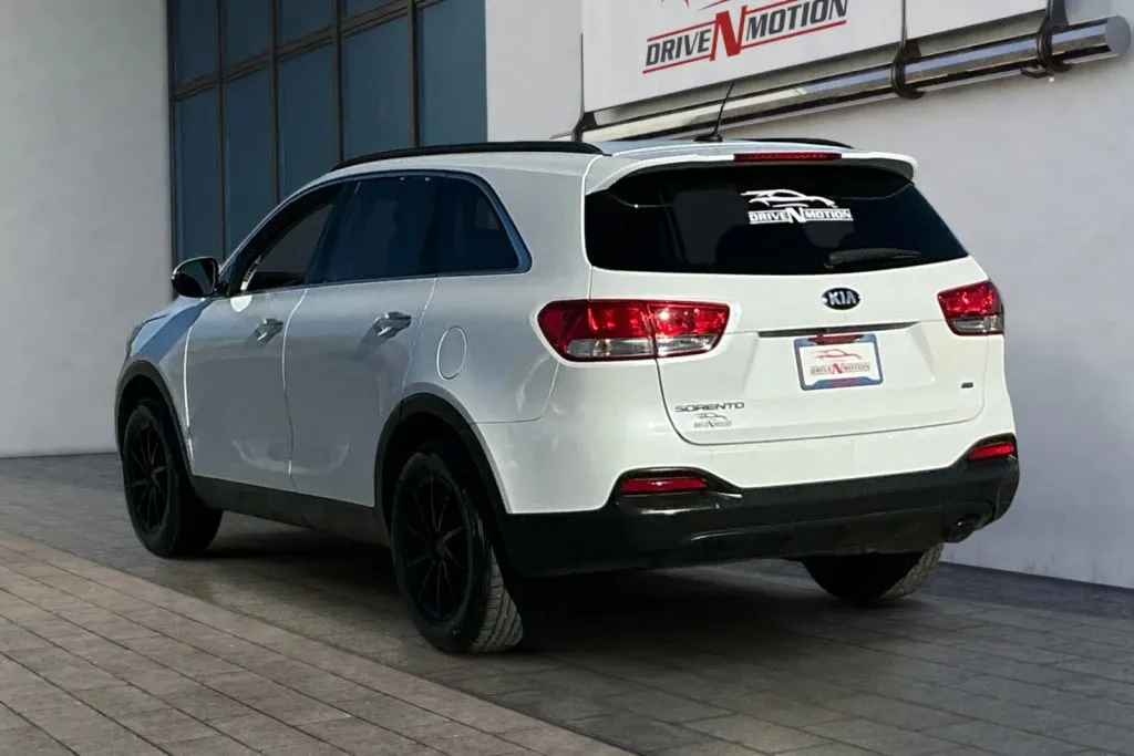 More photos of 2017 Kia Sorento LX Sport Utility 4D at Drive N-Motion Rio Rancho, NM