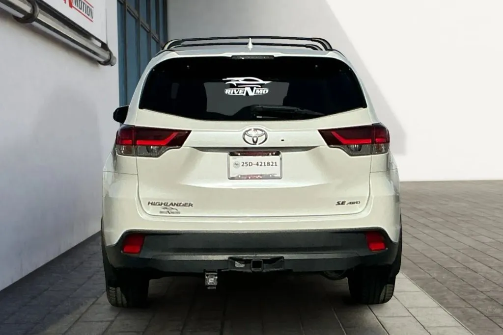 More photos of 2019 Toyota Highlander SE Sport Utility 4D at Drive N-Motion Rio Rancho, NM
