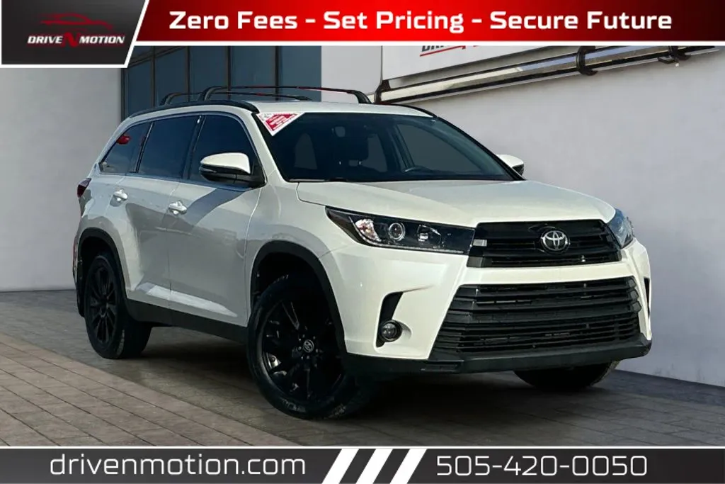 White 2019 Toyota Highlander SE Sport Utility 4D for sale in Rio Rancho, NM