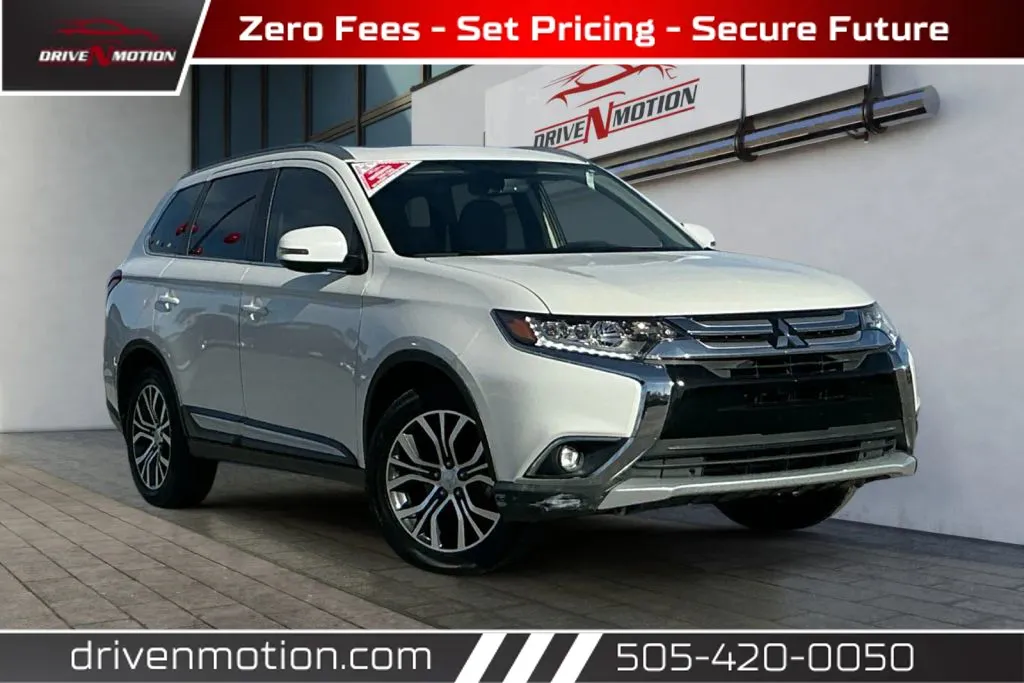 White 2018 Mitsubishi Outlander SEL Sport Utility 4D for sale in Rio Rancho, NM