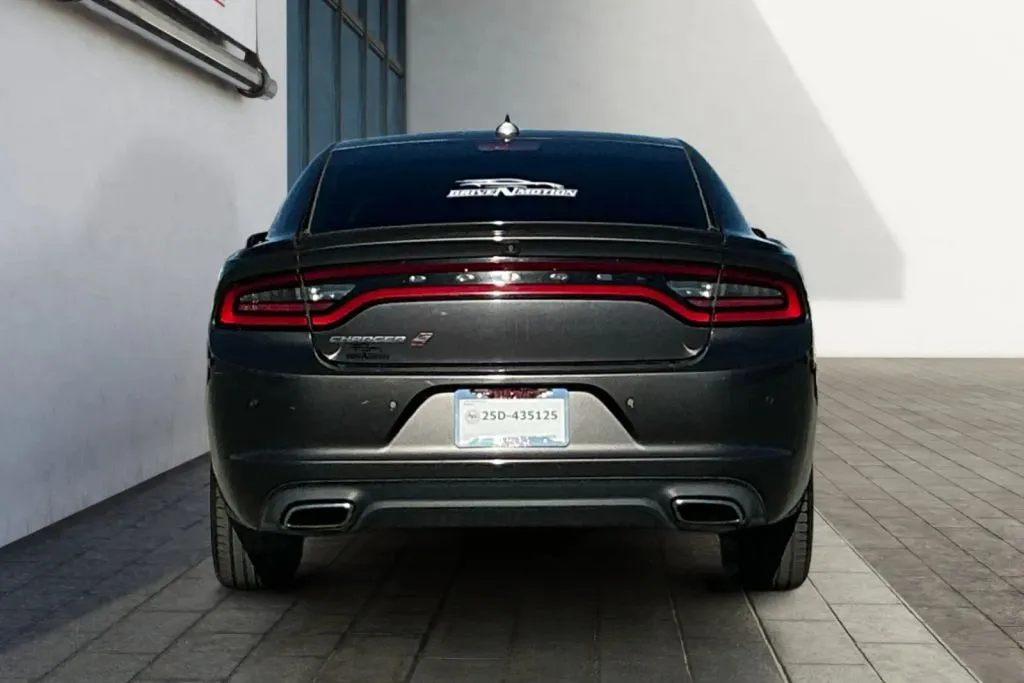 More photos of 2019 Dodge Charger SXT Sedan 4D at Drive N-Motion Rio Rancho, NM