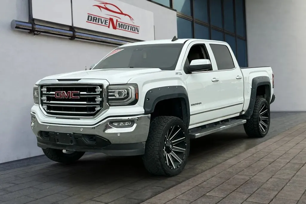 More photos of 2018 GMC Sierra 1500 Crew Cab SLT Pickup 4D 5 3/4 ft at Drive N-Motion Rio Rancho, NM