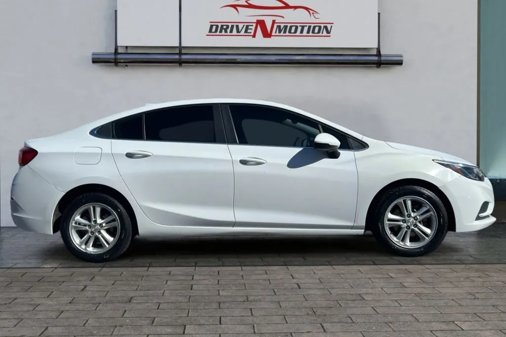Another view of 2018 Chevrolet Cruze LT Sedan 4D for sale in Rio Rancho, NM at Drive N-Motion Rio Rancho