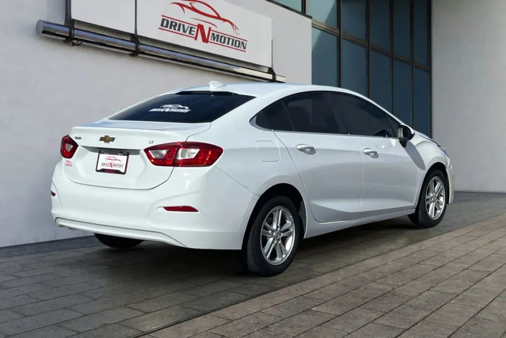 More photos of 2018 Chevrolet Cruze LT Sedan 4D at Drive N-Motion Rio Rancho, NM