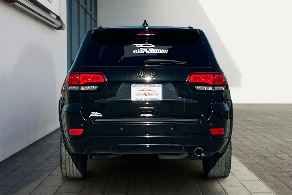 More photos of 2018 Jeep Grand Cherokee Altitude Sport Utility 4D at Drive N-Motion Rio Rancho, NM