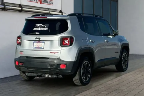 More photos of 2016 Jeep Renegade Trailhawk Sport Utility 4D at Drive N-Motion Rio Rancho, NM