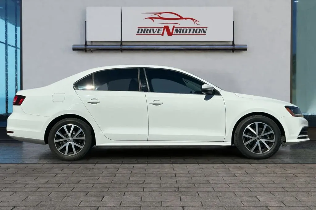 More photos of 2017 Volkswagen Jetta 1.4T SE Sedan 4D at Drive N-Motion Rio Rancho, NM