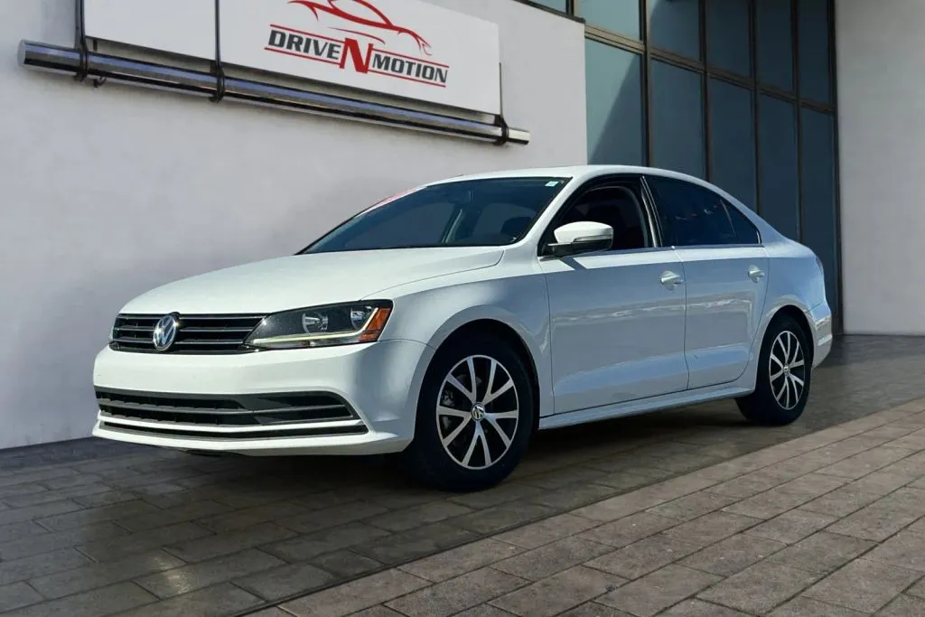 More photos of 2017 Volkswagen Jetta 1.4T SE Sedan 4D at Drive N-Motion Rio Rancho, NM