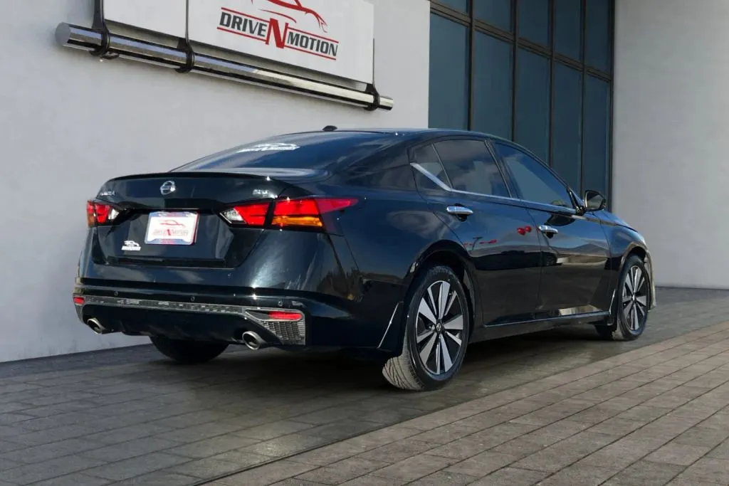 More photos of 2019 Nissan Altima 2.5 SV Sedan 4D at Drive N-Motion Rio Rancho, NM