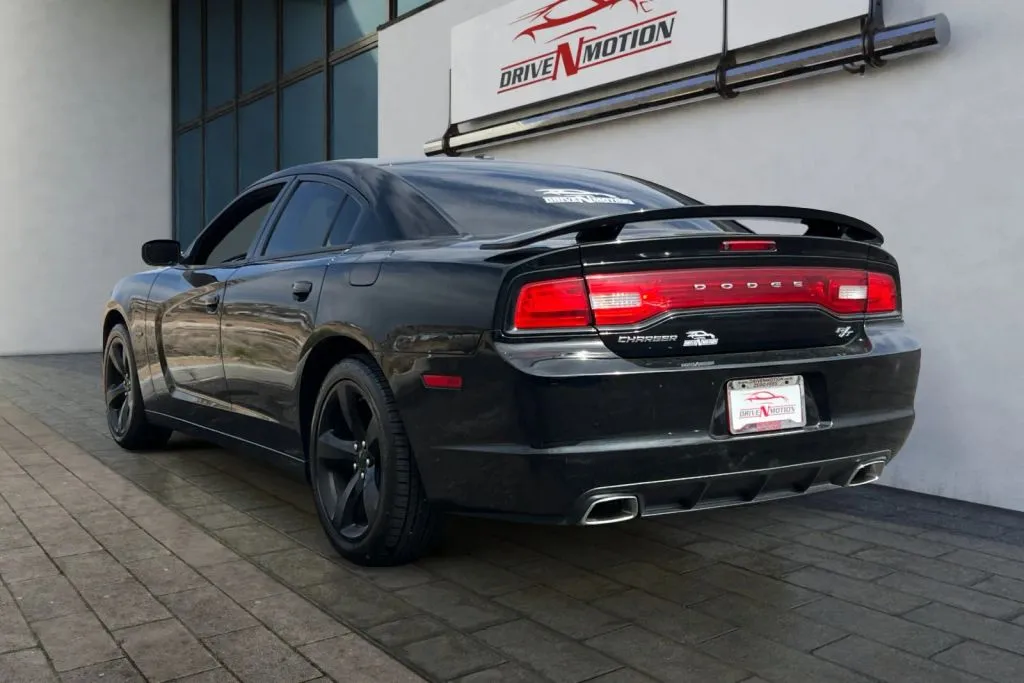 More photos of 2014 Dodge Charger R/T Plus Sedan 4D at Drive N-Motion Rio Rancho, NM