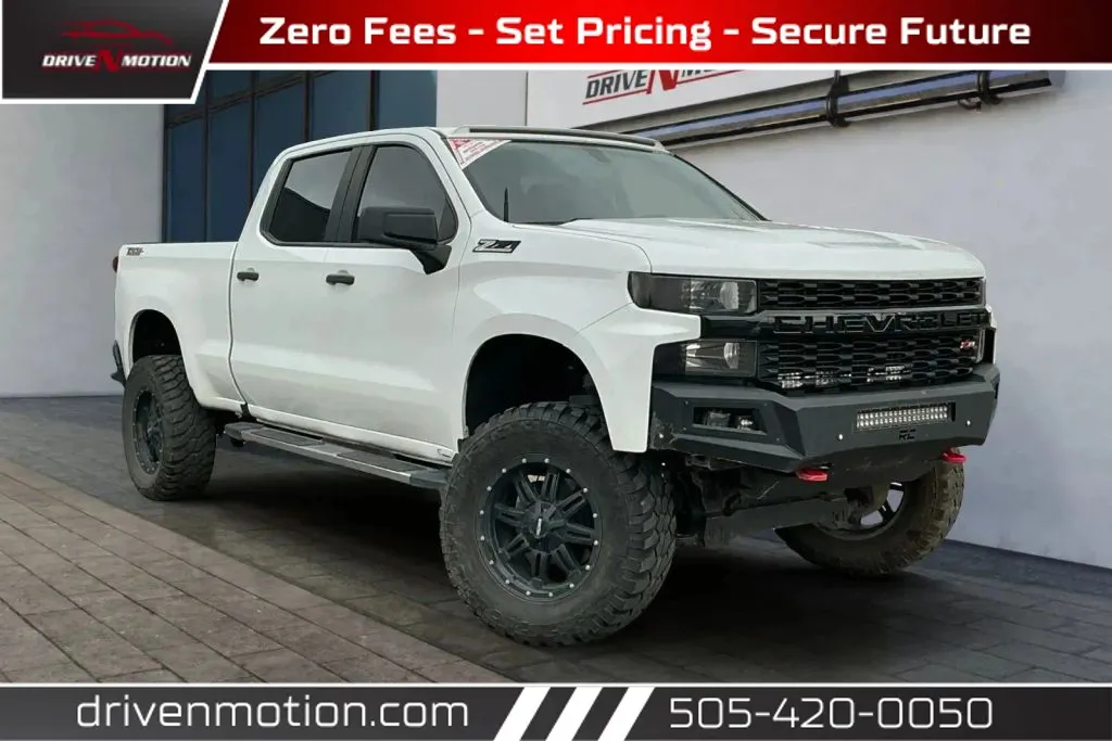 White 2021 Chevrolet Silverado 1500 Crew Cab Custom Trail Boss Pickup 4D 6 1/2 ft for sale in Rio Rancho, NM
