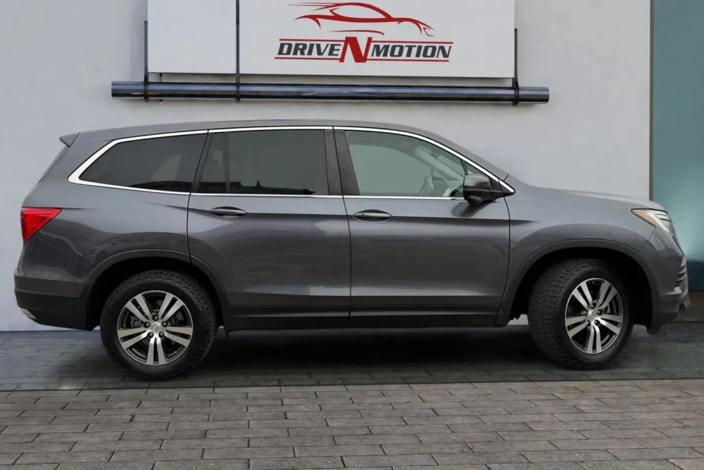 Another view of 2017 Honda Pilot EX-L w/RES Sport Utility 4D for sale in Rio Rancho, NM at Drive N-Motion Rio Rancho