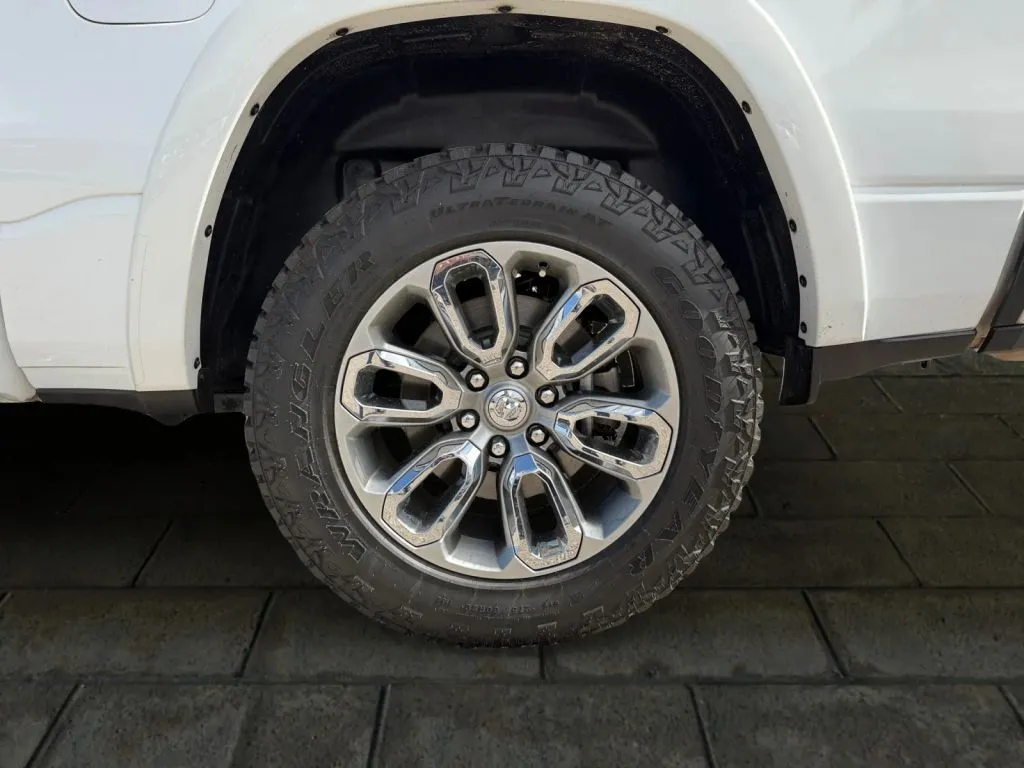 2020 RAM Ram 1500 Pickup Laramie - Photo 19