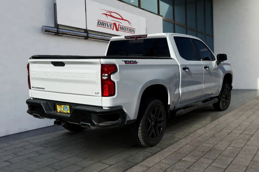 More photos of 2020 Chevrolet Silverado 1500 Crew Cab LT Trail Boss Pickup 4D 5 3/4 ft at Drive N-Motion Rio Rancho, NM