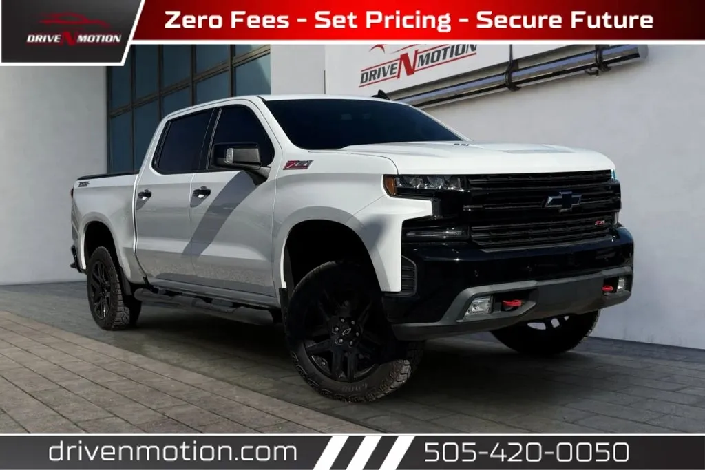 White 2020 Chevrolet Silverado 1500 Crew Cab LT Trail Boss Pickup 4D 5 3/4 ft for sale in Rio Rancho, NM