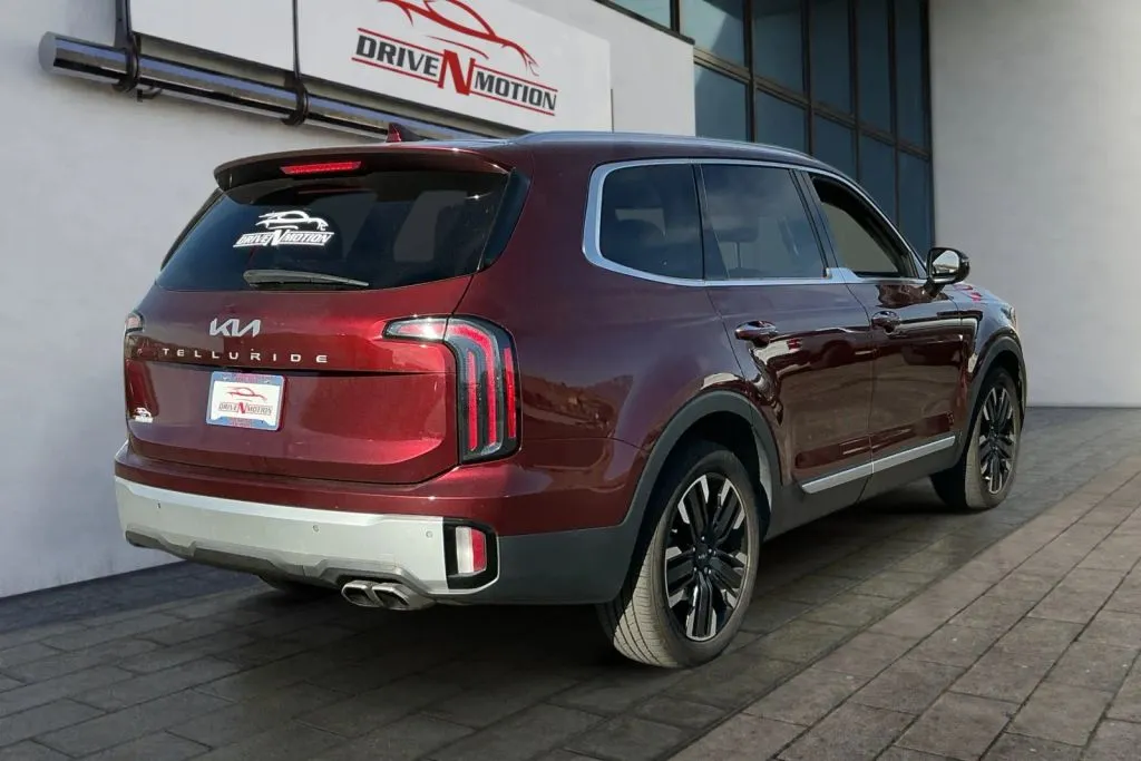 Photos of 2023 Kia Telluride SX Sport Utility 4D for sale in Rio Rancho, NM at Drive N-Motion Rio Rancho