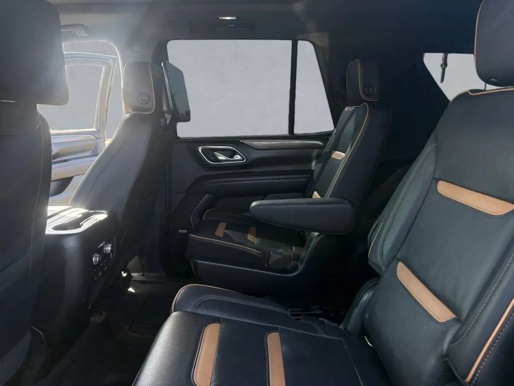 2021 GMC Yukon AT4 - Photo 11