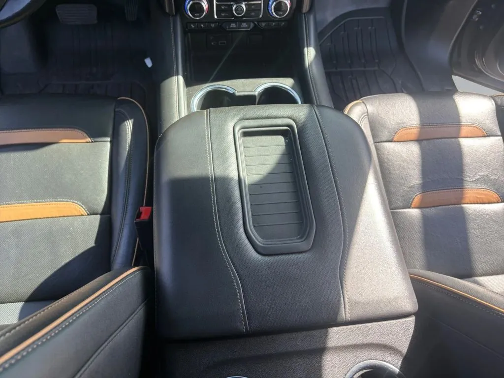 2021 GMC Yukon AT4 - Photo 13