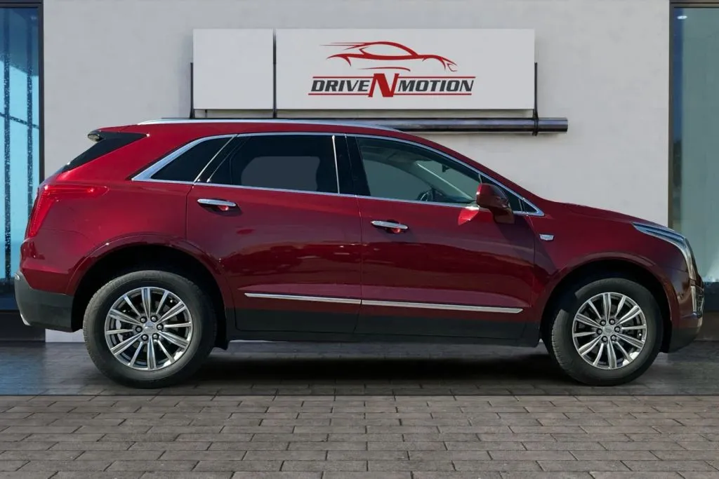 Another view of 2017 Cadillac XT5 Luxury Sport Utility 4D for sale in Rio Rancho, NM at Drive N-Motion Rio Rancho