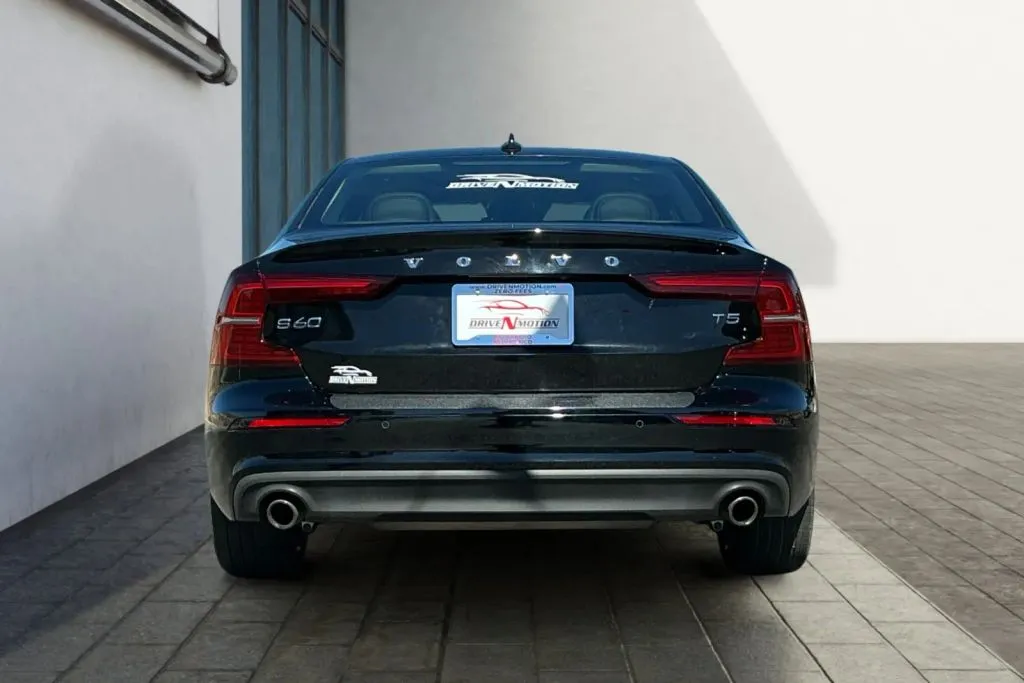 More photos of 2019 Volvo S60 T5 Momentum Sedan 4D at Drive N-Motion Rio Rancho, NM