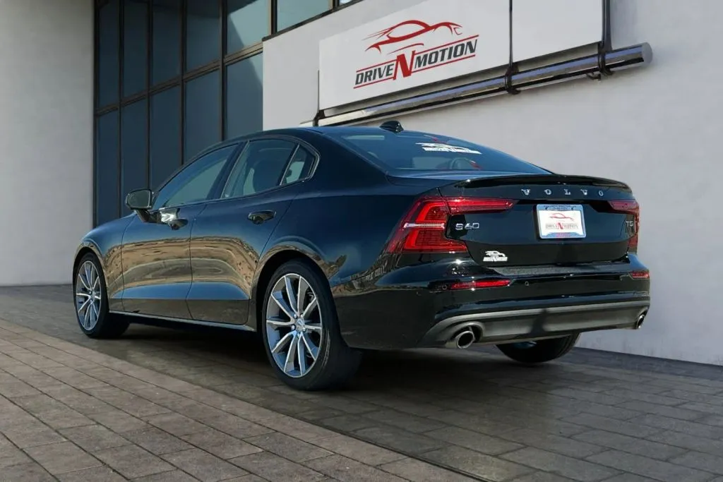 More photos of 2019 Volvo S60 T5 Momentum Sedan 4D at Drive N-Motion Rio Rancho, NM