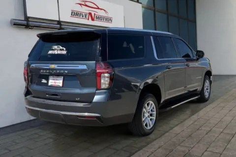 More photos of 2021 Chevrolet Suburban LT Sport Utility 4D at Drive N-Motion Rio Rancho, NM