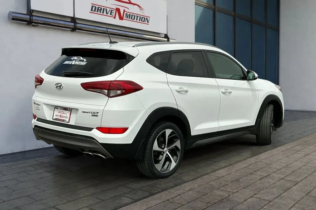 More photos of 2016 Hyundai Tucson Sport SUV 4D at Drive N-Motion Rio Rancho, NM